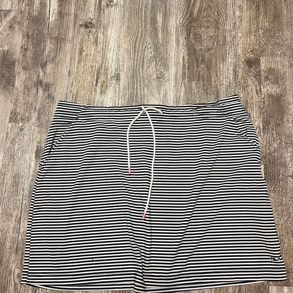 Vineyard Vines skirt